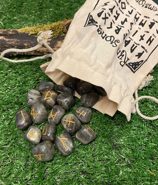 Rune Stone Set In Pouch - Labradorite
